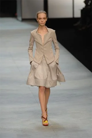 Look 10